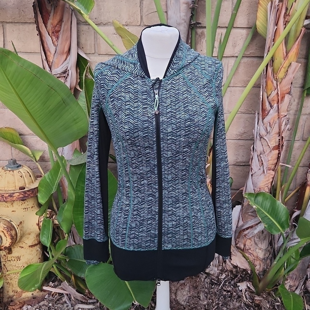 Lululemon Daily Practice Jacket, Irregular Spacebone green black Size 6